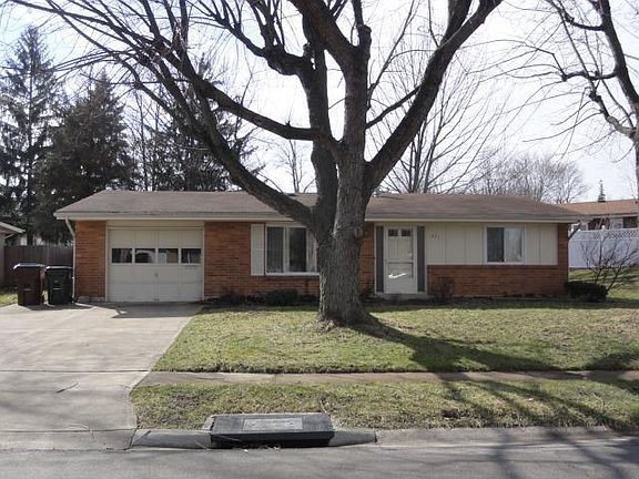 2nd image of 823 Browning Ave