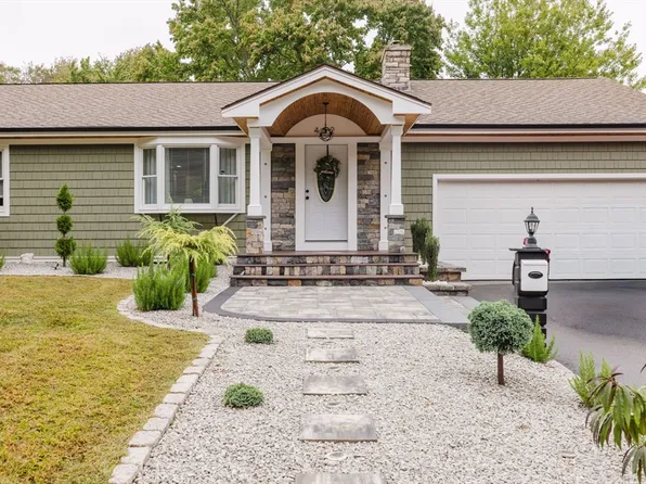 462 Harbor View Blvd, Somerset, MA 02725