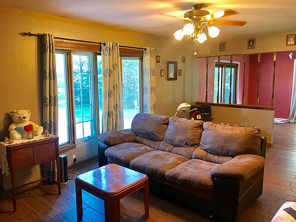 2nd image of 60 Hiawatha Trl
