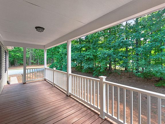 4th image of 38 Butler Ln