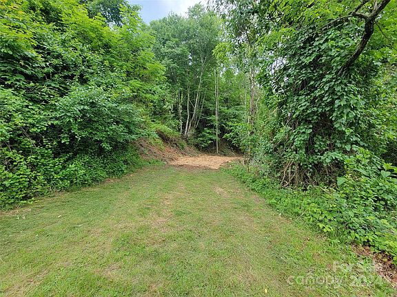 3rd image of 200 Derby Ln #34