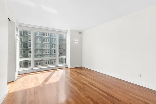 Rented by HomeDax Real Estate | media 13