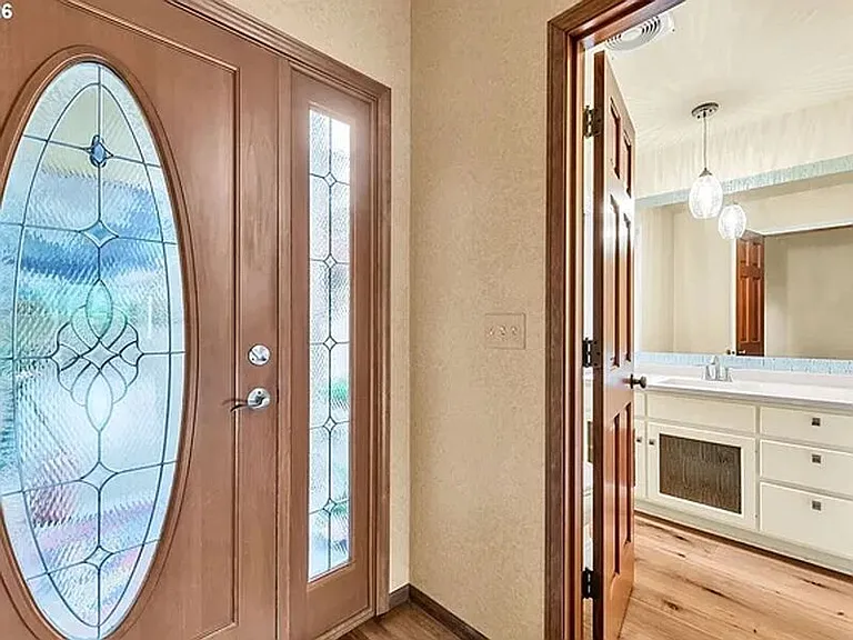 574 Wimbledon Ct — Photo 5
