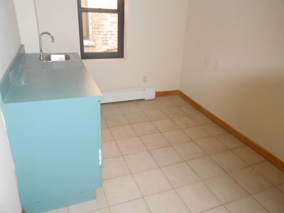 5th image of 2995 Ocean Pkwy APT 2