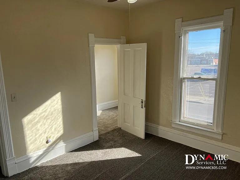 424 W 12th St — Photo 24