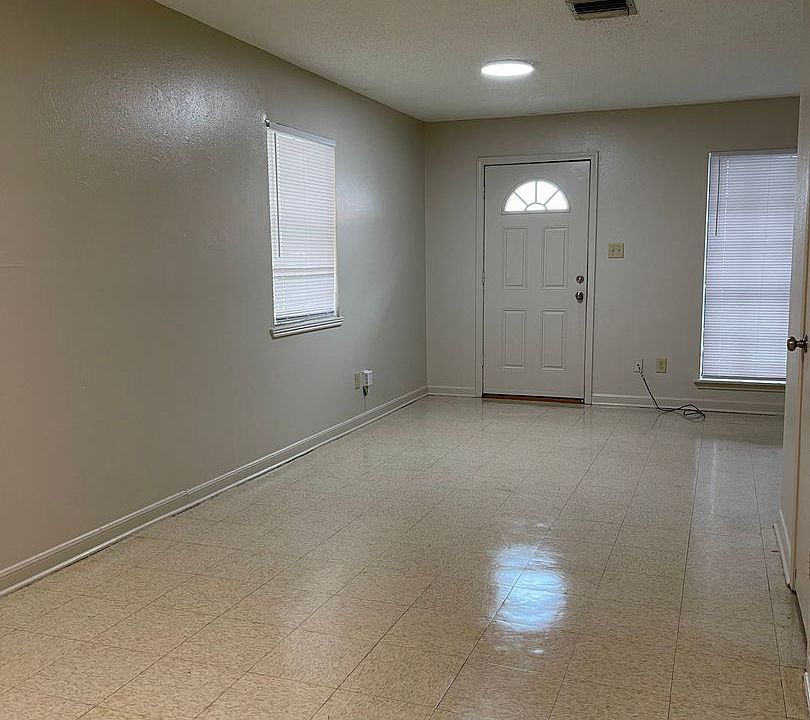 1st image of 206 Loire Ave #D