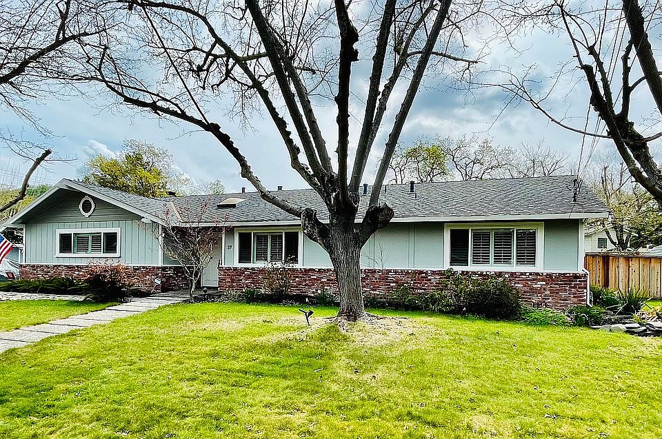 1st image of 57 Leonard Ct