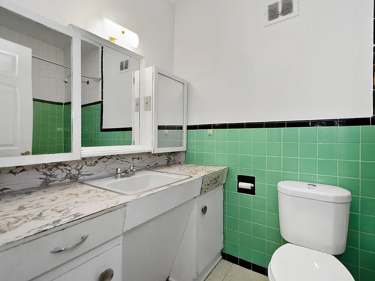 161 Somerset St W #18 — Photo 8