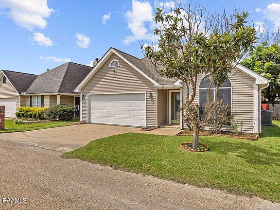2nd image of 106 Cane Ridge Cir