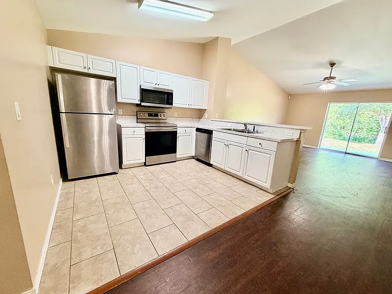 346 Bell Blvd S — Photo 8