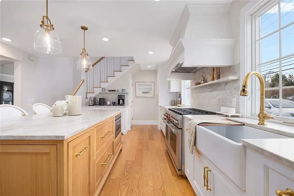 4 bed, 3.0 bath, 2965 sqft, $7,500 — Photo 4