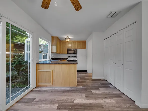 8848 La Riviera Dr Unit B, Sacramento, CA 95826