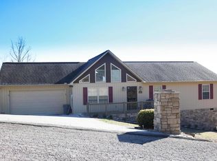197 Acorn Ln, La Follette, TN 37766