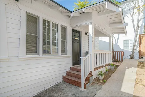 1635 3/4 Morton Ave Photo 1