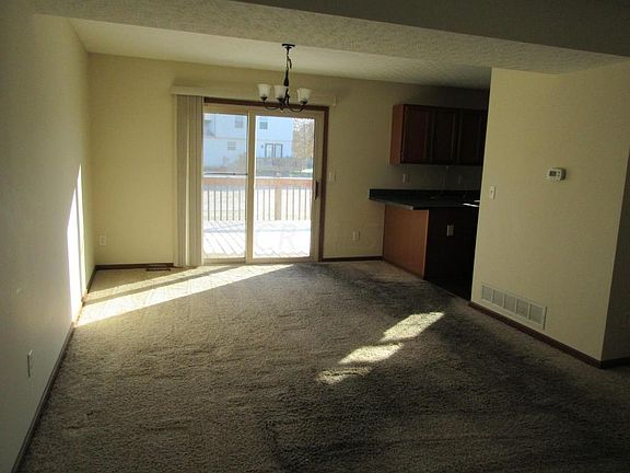 4th image of 838 Buehler Dr