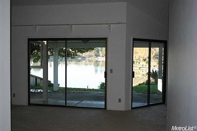 4th image of 2559 Meadow Lake Dr