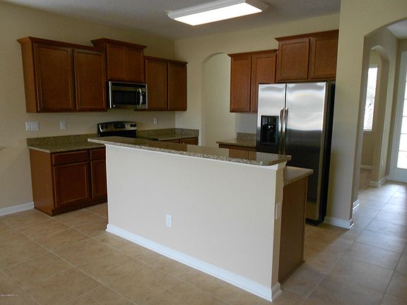3rd image of 15895 LEXINGTON PARK Boulevard #292