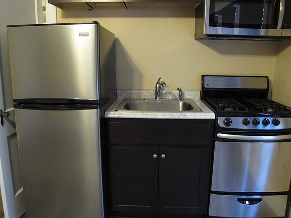 4th image of 2086 Marshall Ave