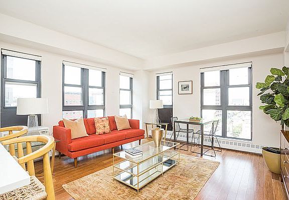 3rd image of 27 Albany Ave APT 402