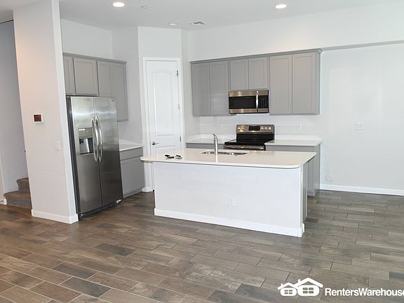 5th image of 3032 N 37th Pl