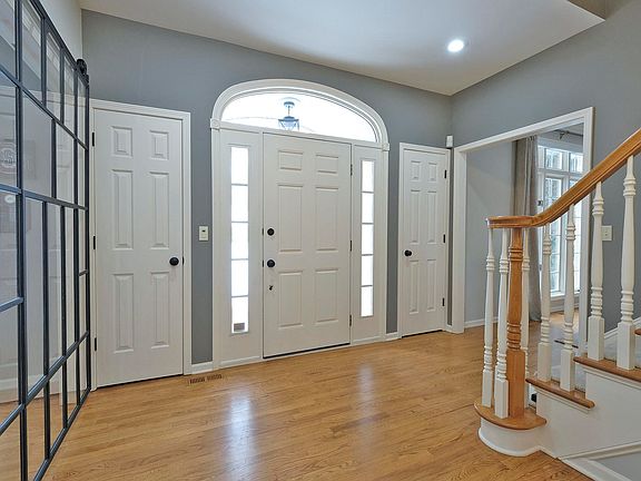3rd image of 3568 Bellflower Dr