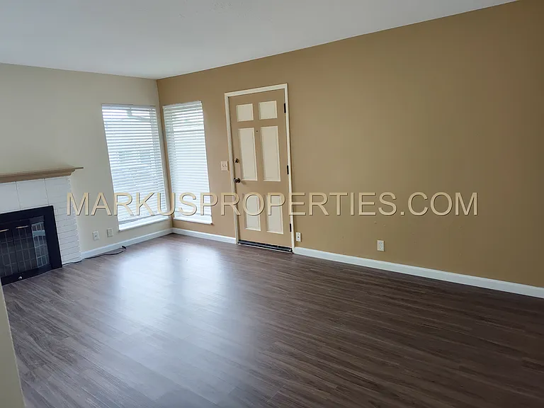110 SW 137th Ave #3 — Photo 3