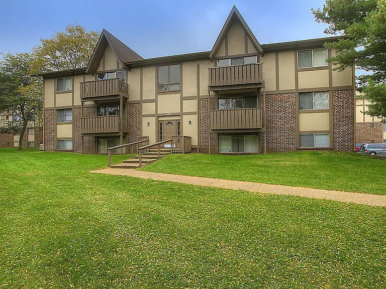 Nottingham Place Apartments — Photo 12
