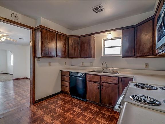 3rd image of 1642 NE 33rd St