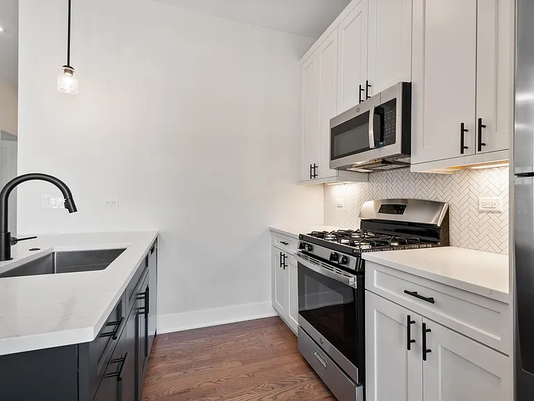 1839 W Irving Park Rd #3F — Photo 12
