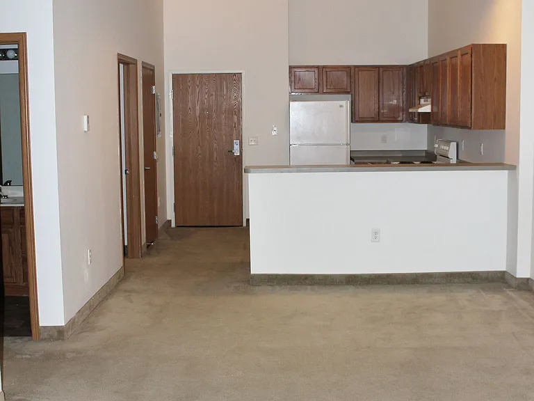 Straus Lofts — Photo 5