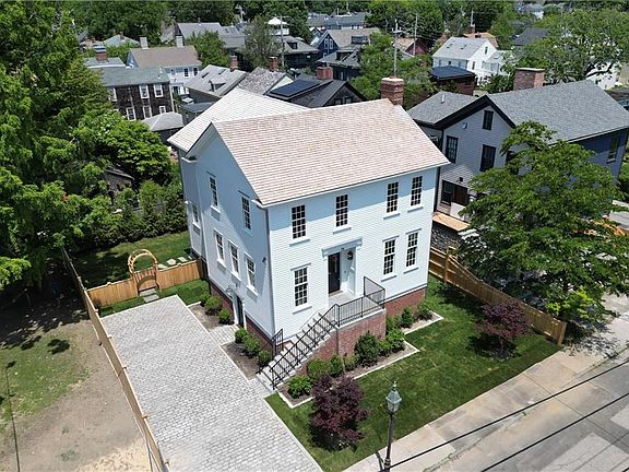 2nd image of 75 Bridge St
