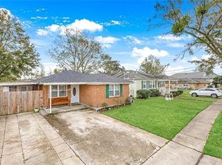 2305 Plaza Dr, Chalmette, LA 70043