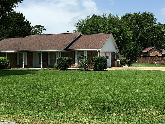 4th image of 318 E Circle Dr