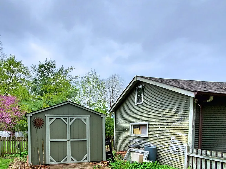 Shed