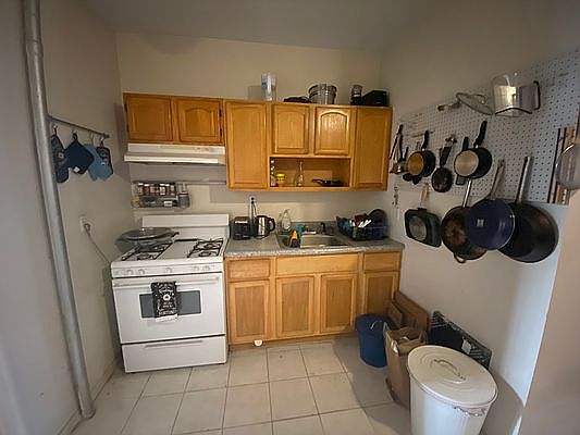 4th image of 764A Franklin Ave #3