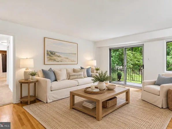 10518 Weymouth St APT 102, Bethesda, MD 20814