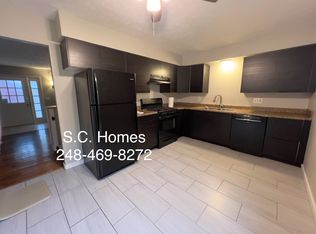 2910 Canarsie Dr, Lansing, MI 48910
