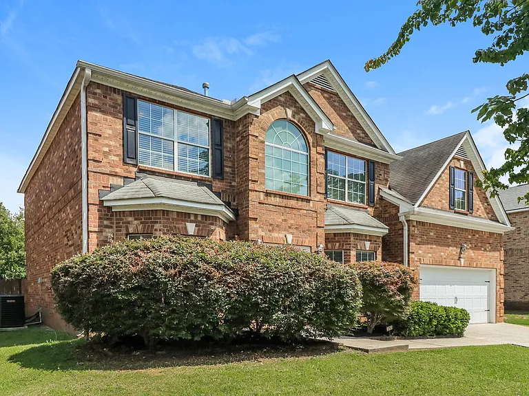 3752 Sunbridge Dr — Photo 4