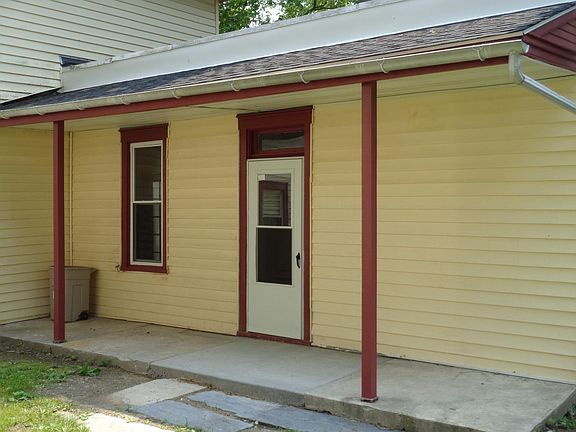 Side covered porch