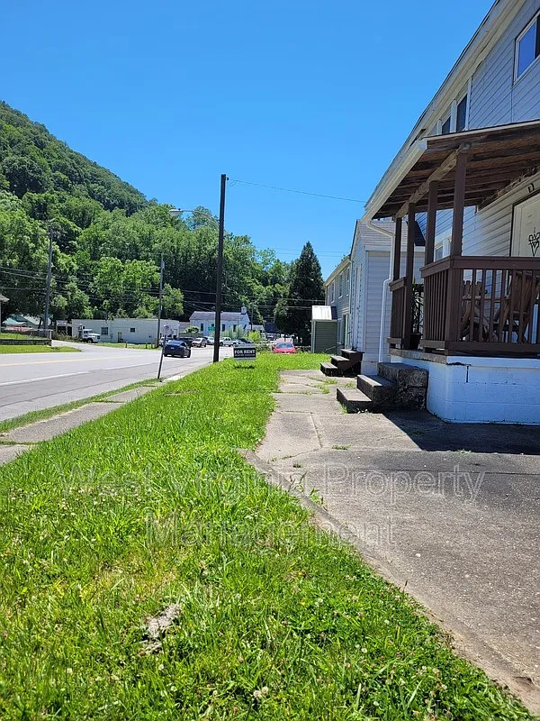 1 bed, 1.0 bath, $550 — Photo 4