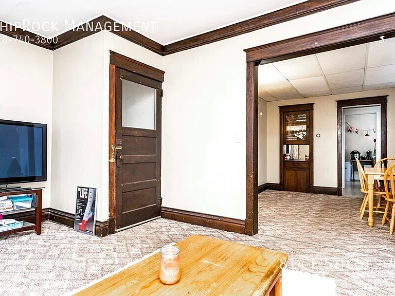 814 E 5th St #2 — Photo 3
