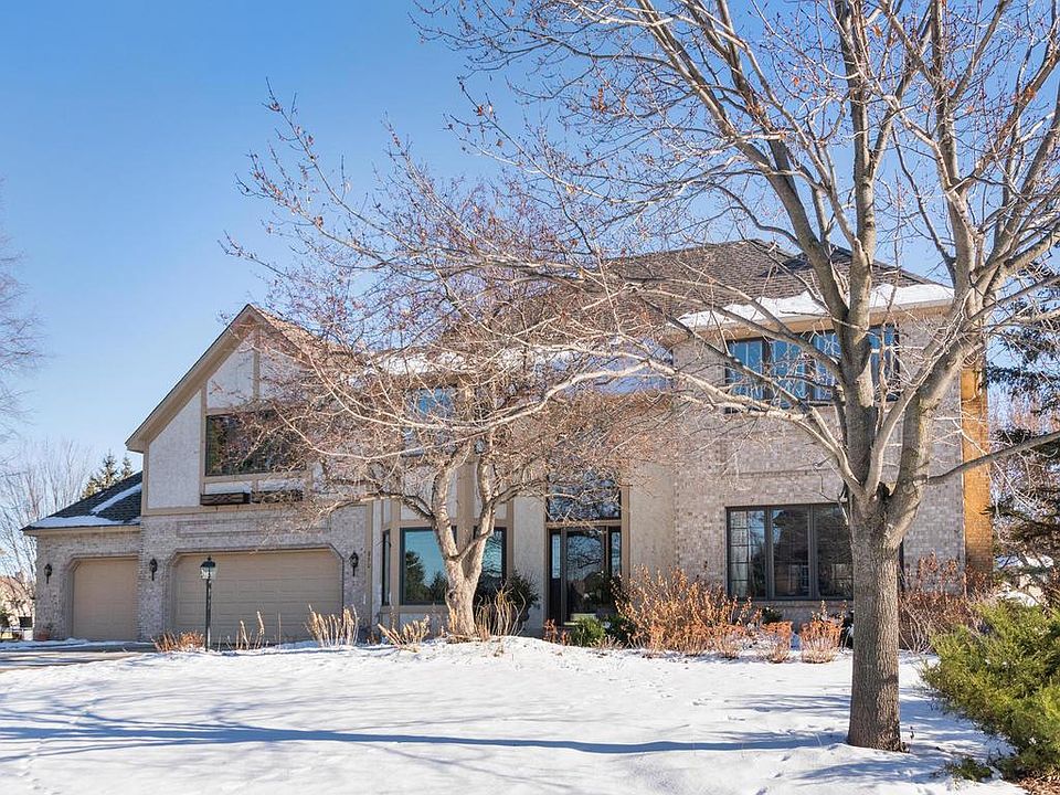1st image of 830 Park Place Dr