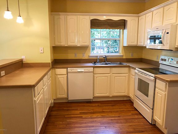 5th image of 2936 Princeton Ave