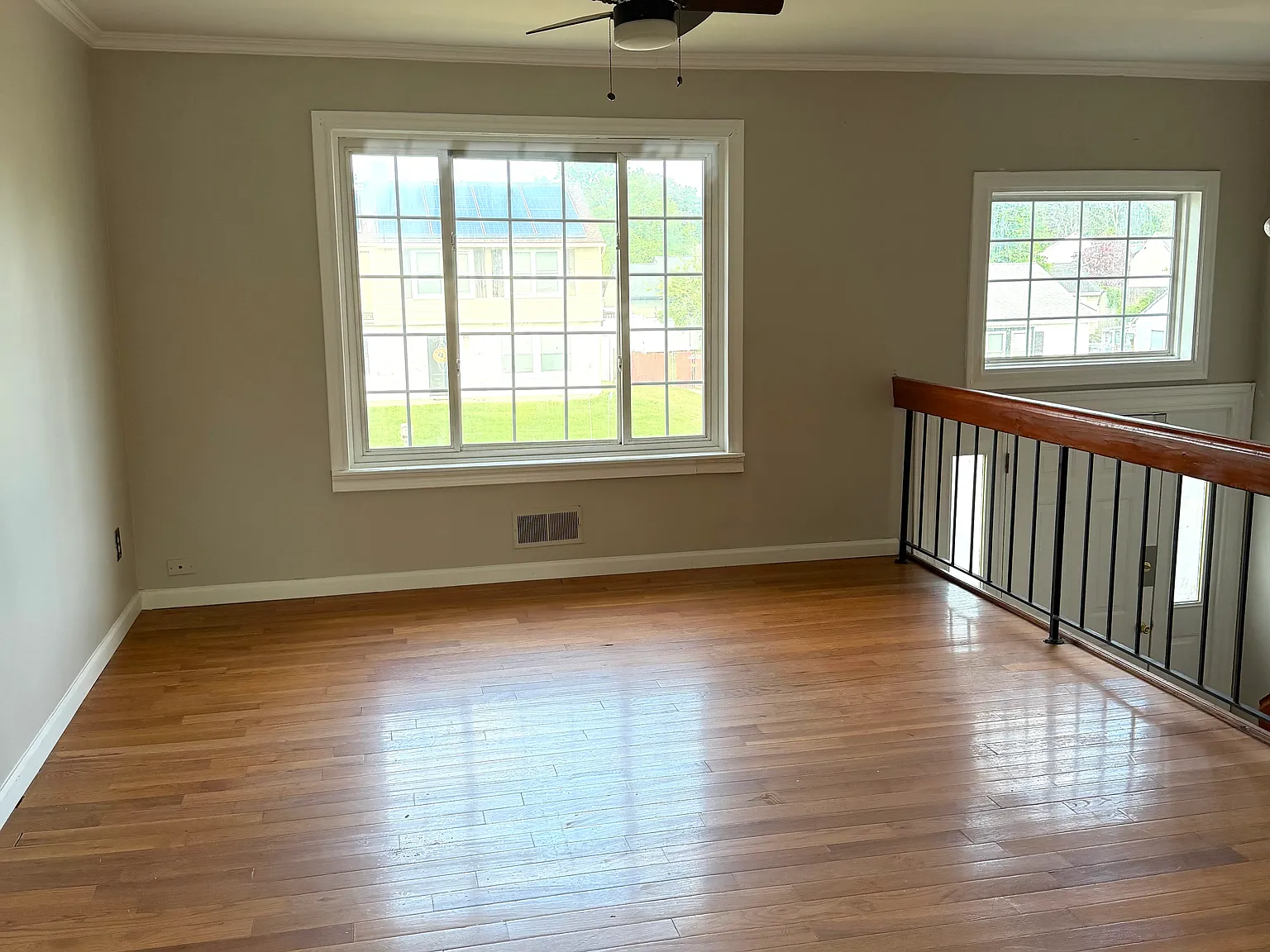 3 bed, 1.5 bath, 1810 sqft, $2,700 — Photo 4