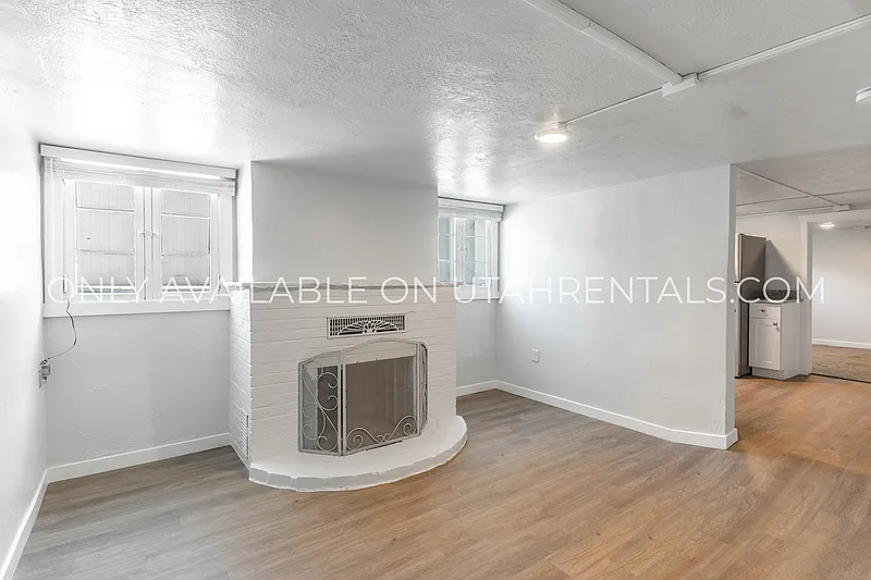 Building Photo - 233 W 400 N