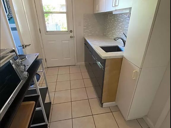 5th image of 6572 Northridge Dr
