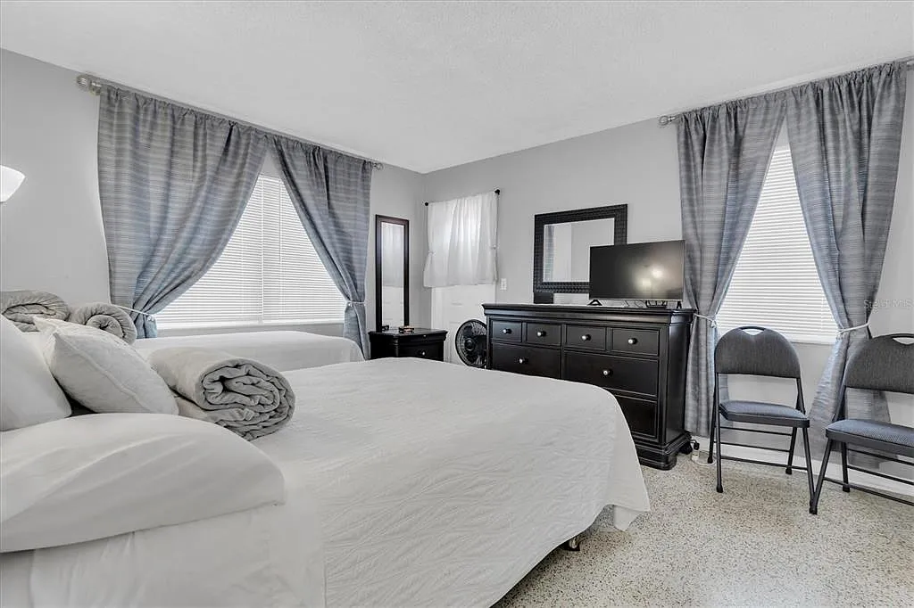 2 bed, 1.0 bath, 835 sqft, $3,150 — Photo 3