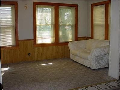 3rd image of 4907 Forster Ave