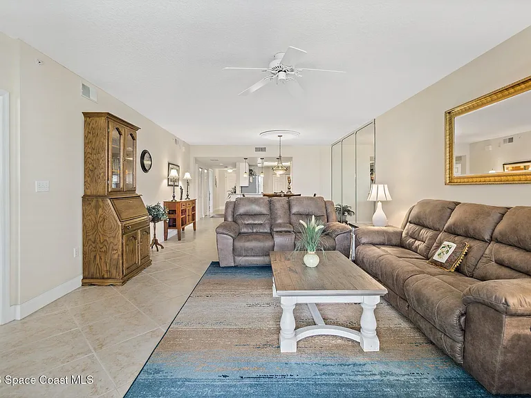 601 Shorewood Dr #G505 — Photo 16
