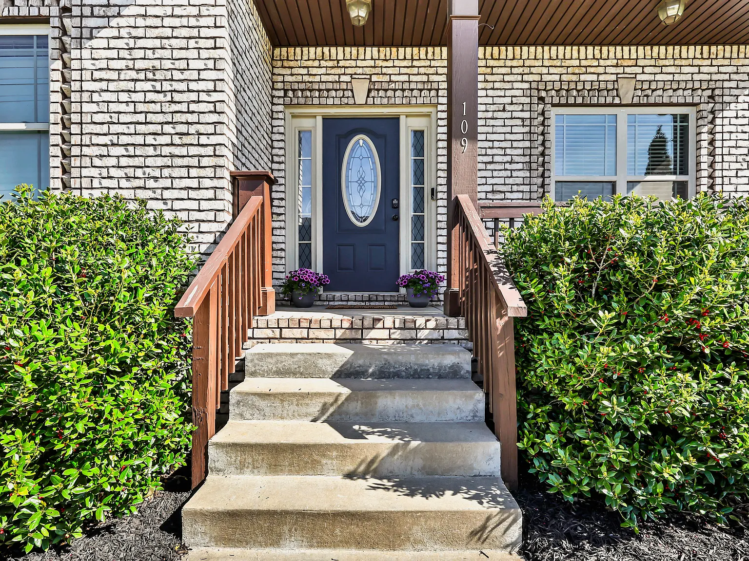 4 bed, 2.5 bath, 2266 sqft, $2,425 — Photo 3